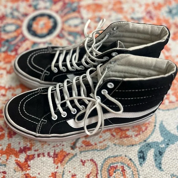 Vans Classic Black and White Skate Shoes platform. EUC. Some marks from use - Picture 3 of 9
